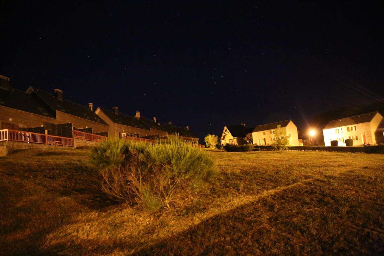 Villa Les Chalets du Gua Des Brasses à La Salvetat-sur-Agout Extérieur photo